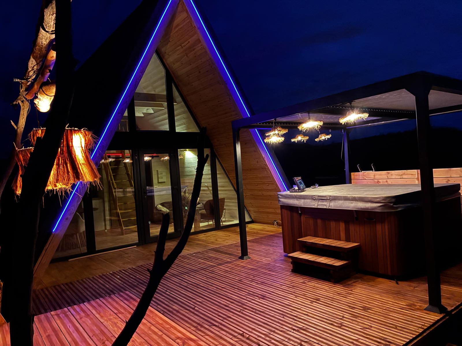 A-FRAME 777