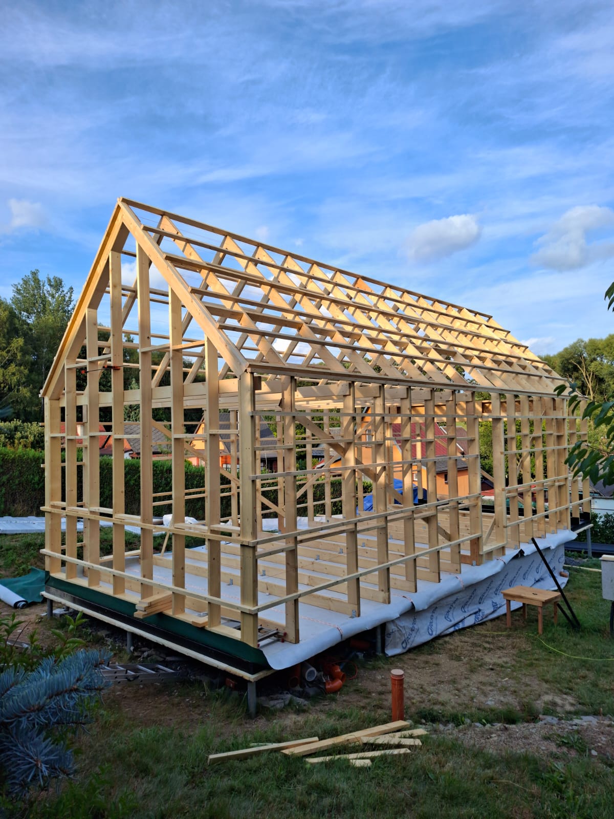 Fertiggestellte tragende Holzrahmenkonstruktion